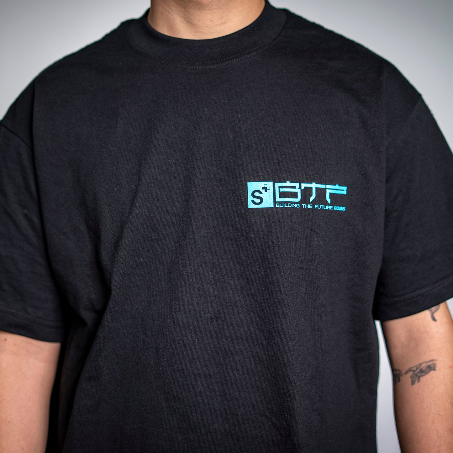 PLAYERA BTF NEGRA